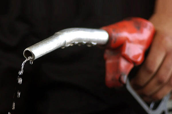 مصرف بنزین سوپر کاهش یافت/کاهش عرضه بدلیل عدم استقبال مردم
